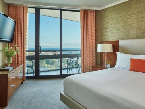 Fairmont Miramar Bungalows Room Type - Deluxe King Room