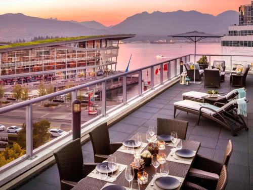 Fairmont Waterfront - image 2