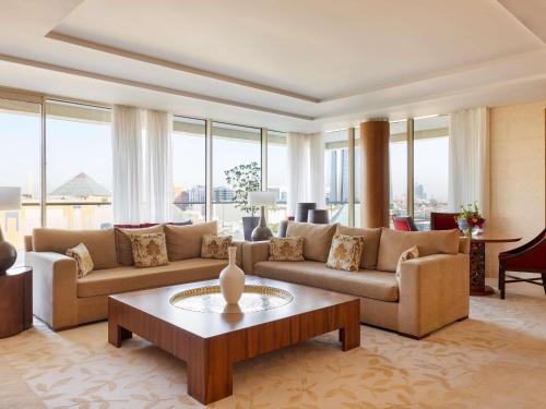 1 king bed, 1 sofa bed