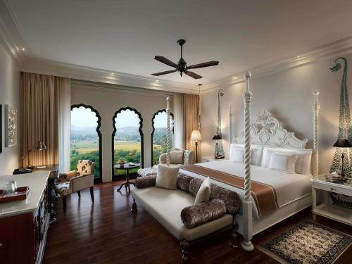 Suite, signature, terrace