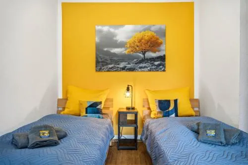 CASATUA - 2 Apartments mit Balkon, Arbeitsplatz & WiFi, Messe in Wuppertal, Deutschland