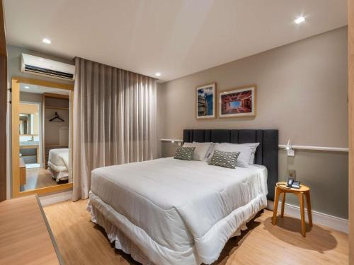 1 queen bed, 1 sofa bed