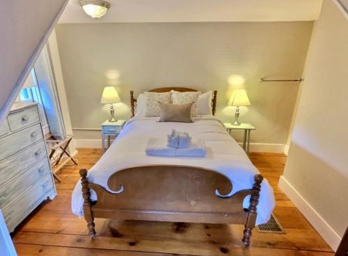 Maple Hill Farm Bed & Breakfast in New London (NH)