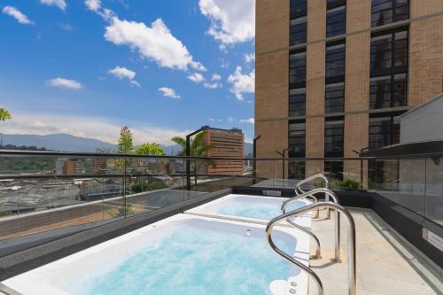 Metropolitan Living by HOUSY