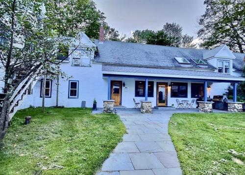 Maple Hill Farm Bed & Breakfast in New London (NH)