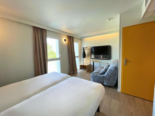 greet hotel Castets Coeur des Landes in Castets