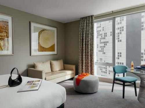 The Olsen Melbourne - Art Series Room Type - Deluxe Studio Suite