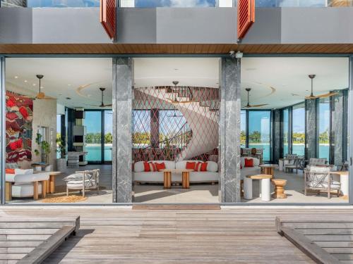 SO/ Maldives 4
