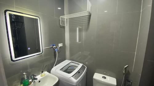 SMDC Air Residences Makati Room Type - Apartment with City View