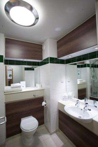 De Vere Cranage Estate - image 4