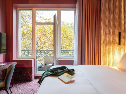 TRIBE Düsseldorf Room Type - TRIBE Essential Room with Balcony