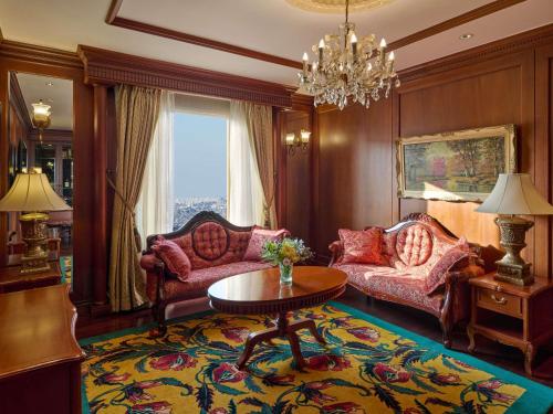 Imperial Palace Seoul Room Type - Deluxe Suite, Corner - 1 super king size bed 