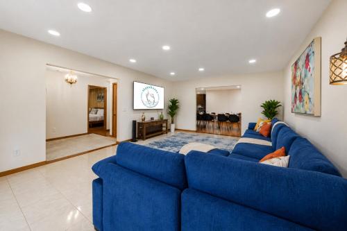 8BR house with Private Pool, BBQ, Games in Rahway (NJ)