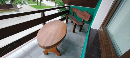 Riverside Stay at Stary Rynek - billiards, foosball and arcade games in Goniadz