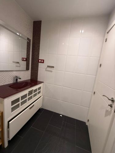 Bathroom, Rooming Madrid Chinatown in Usera