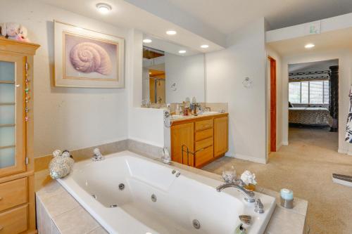 Families w/ Pets! Mtn-View Parker Home Near Golf in 파커 (CO)