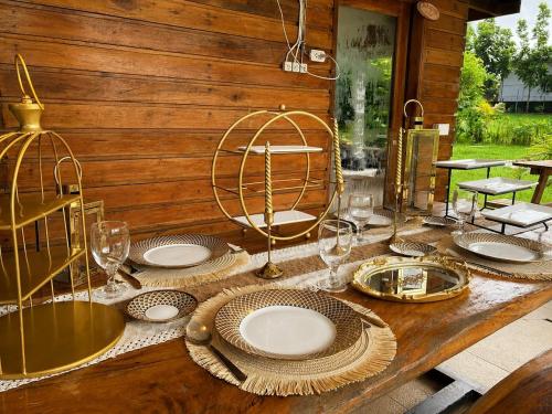 Sundown Farm Stay Villa with Private Pool in Catandaan