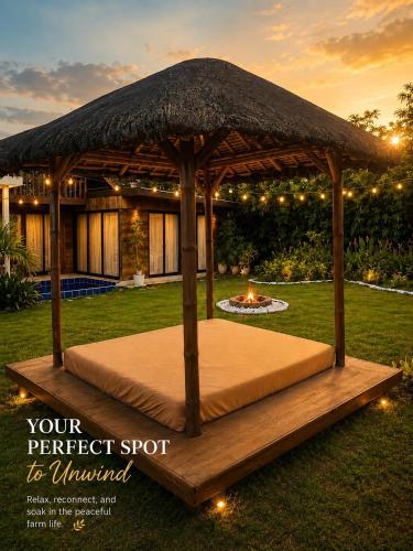 Sundown Farm Stay Villa with Private Pool in Catandaan