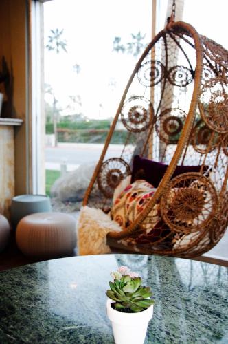 Közös társalgó / TV, Delos Reyes Palm Springs in Palm Springs (Kalifornia)