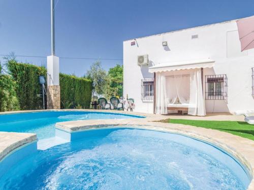 El Viso House with cozy pool