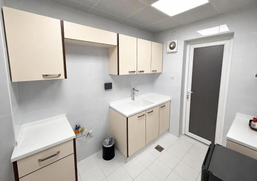 Al-Smou Hotel and Apartments فندق وشقق السمو in Nizwa