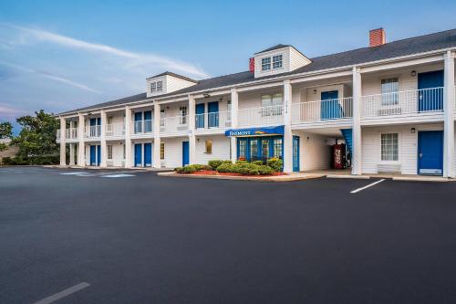. Baymont by Wyndham Sanford