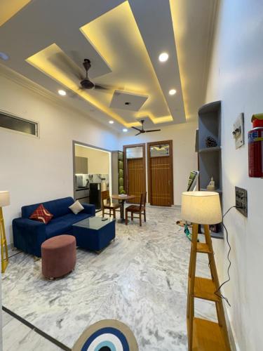 Cozy Room near Anand Vihar - image 2