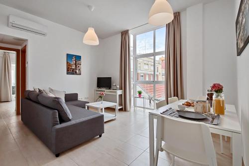 Apartamento terraza privada 2D. MALAGA CENTRO 3