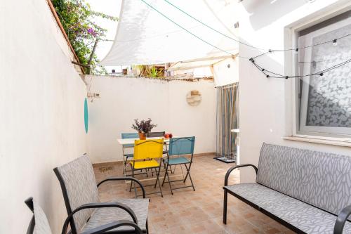 GuestHost - Lovely & Central Studio with Terrace