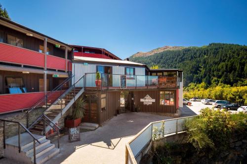 Reavers Lodge, Куинстаун