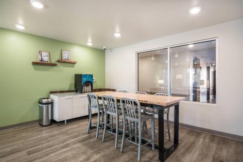 avla, WoodSpring Suites Gurnee - Chicago in Gurnee