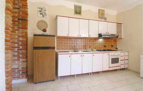 кухня, 2 Bedroom Nice Home In Marina Di Ascea in Ацеа