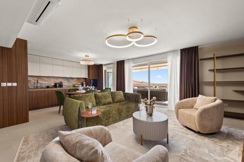 Luxury 2BR Sea View Aprt near Monaco and Mala Beach