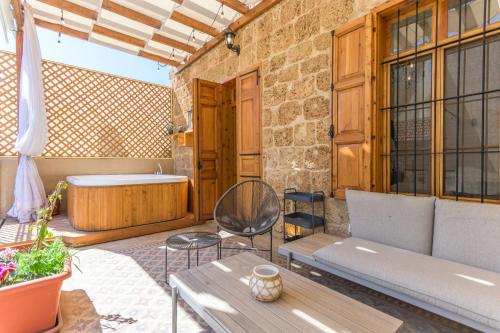 Les Bougainvilliers Studios in Batroun in Batroun