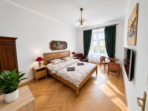 Quiet Old Town and Parking Assistance, Prague