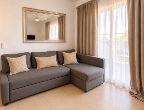 Home Nina 5