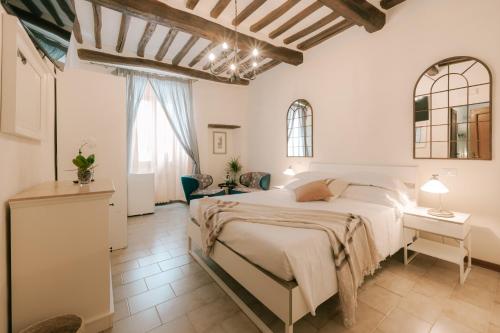 Ліжко, Albergo Giardino in Монтальчіно