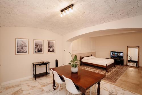 Fronto Apartment