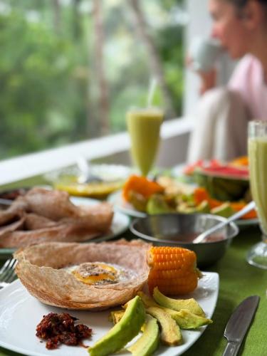 Food and beverages, Zenvora Rainforest Villa in Siharaja