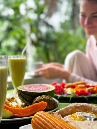 Food and beverages, Zenvora Rainforest Villa in Siharaja