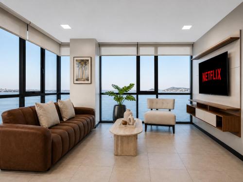 Suite Esquinera con Vista al Rio Puerto Santa Ana, Guayaquil