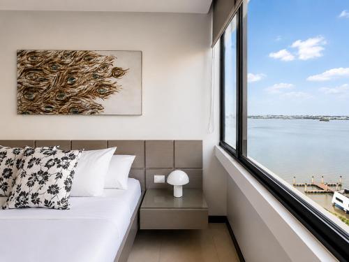 Puerto Santa Ana Luxury Suites Guayaquil - image 2