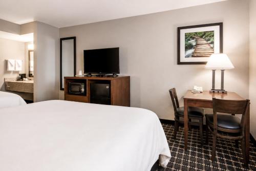 Sleep Inn & Suites Madison West Room Type - Double Room with Two Double Beds - Non-Smoking