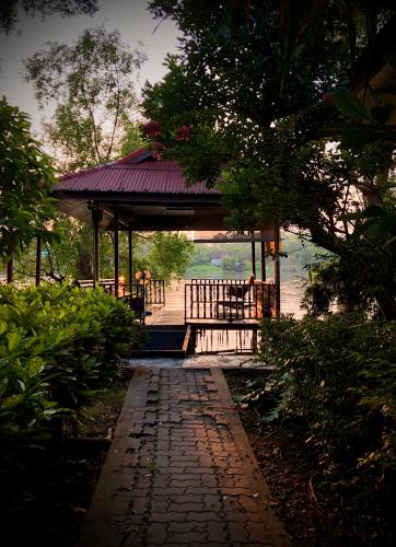 เรือนปณาลี รีสอร์ท - อัมพวา (สมุทรสงคราม) เรือนปณาลี รีสอร์ท - อัมพวา (สมุทรสงคราม)