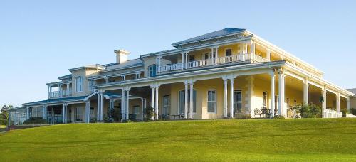 The Lodge at Prince's Grant Coastal Golf Estate