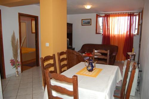 Apartments Nikky - image 7