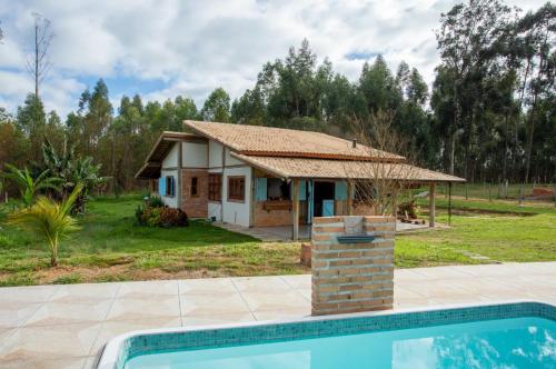 Casa de Campo Paraibuna- Piscina, Lareira e Pet Friendly