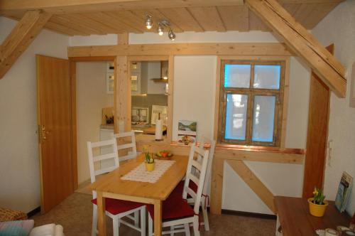 อาหารและเครื่องดื่ม, Ferienwohnung Aronia Garten in โอเบอร์ไวเซนทัล