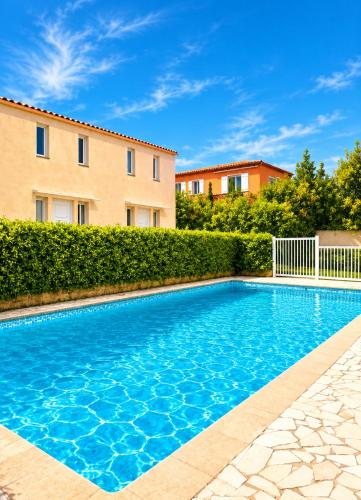 Cap et Soleil Peaceful Garden, 2 Terraces, Pool, Garage, 5 Min Walk to Beach