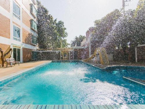 B2 Resort Boutique and Budget Hotel in San Phe Suea